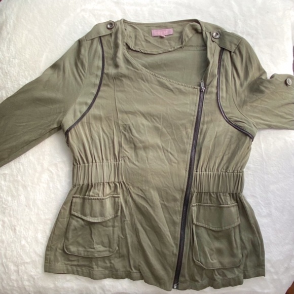 Francesca’s Collections Green Military Lightweight Jacket Size Medium - Picture 4 of 16
